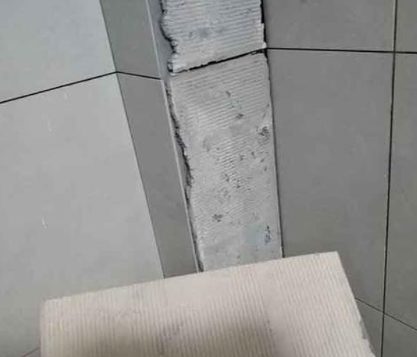 忻州市瓷砖空鼓维修公司分享下厨房瓷砖脱落的补救措施。